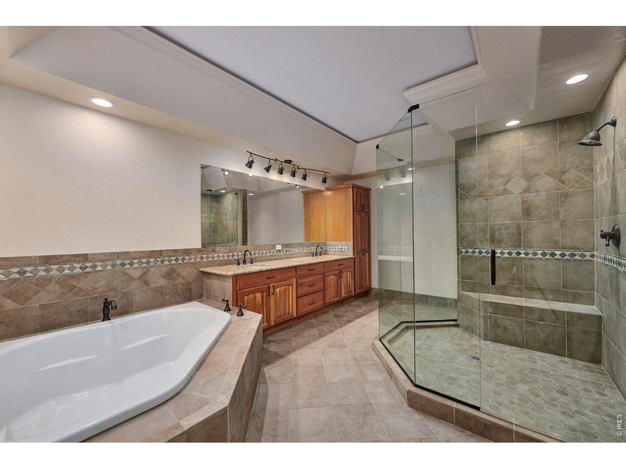 200 Kimwood Road Black Hawk, CO 80422 - Photo 24 of 44 Lower level en-suite