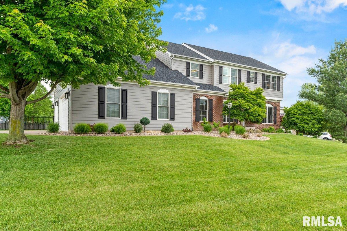 5423 Hugo Road Bettendorf, IA 52722 - Photo 2 of 49 Gallery Image 2