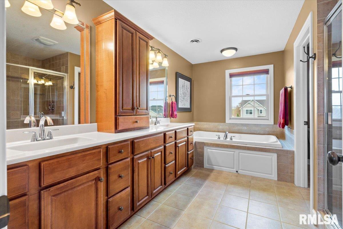 5423 Hugo Road Bettendorf, IA 52722 - Photo 21 of 49 Gallery Image 21