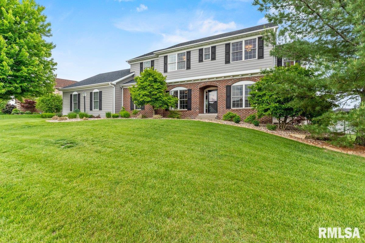 5423 Hugo Road Bettendorf, IA 52722 - Photo 3 of 49 Gallery Image 3