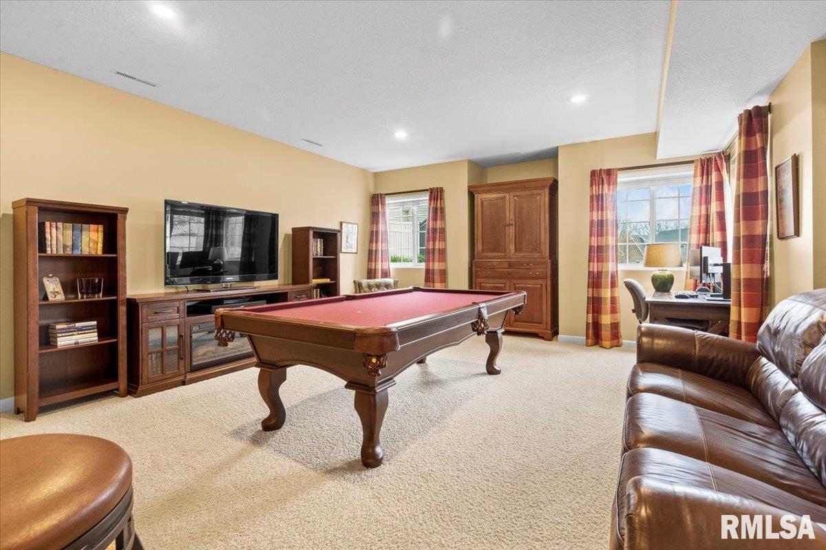 5423 Hugo Road Bettendorf, IA 52722 - Photo 34 of 49 Gallery Image 34