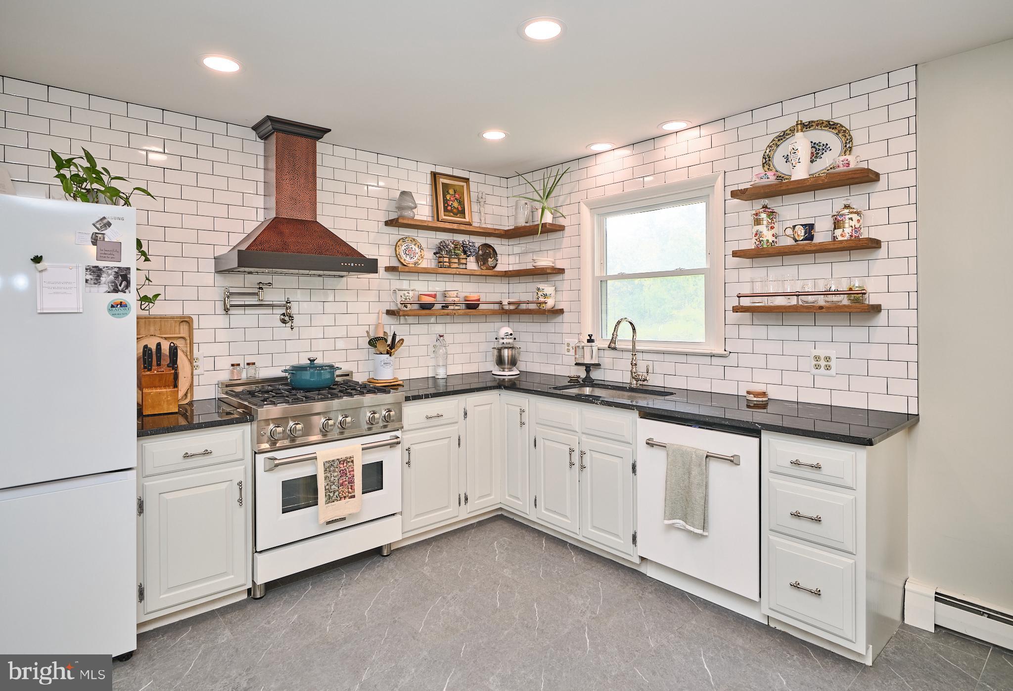 2018 Mill Road Perkasie, PA 18944 - Photo 4 of 30