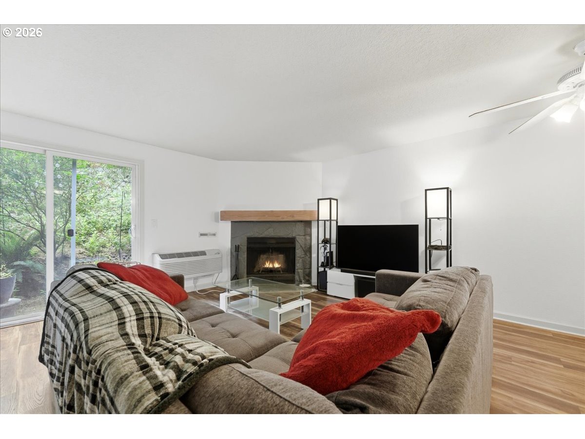 5503 Southwest Multnomah Boulevard Portland, OR 97219 - Photo 12 of 28