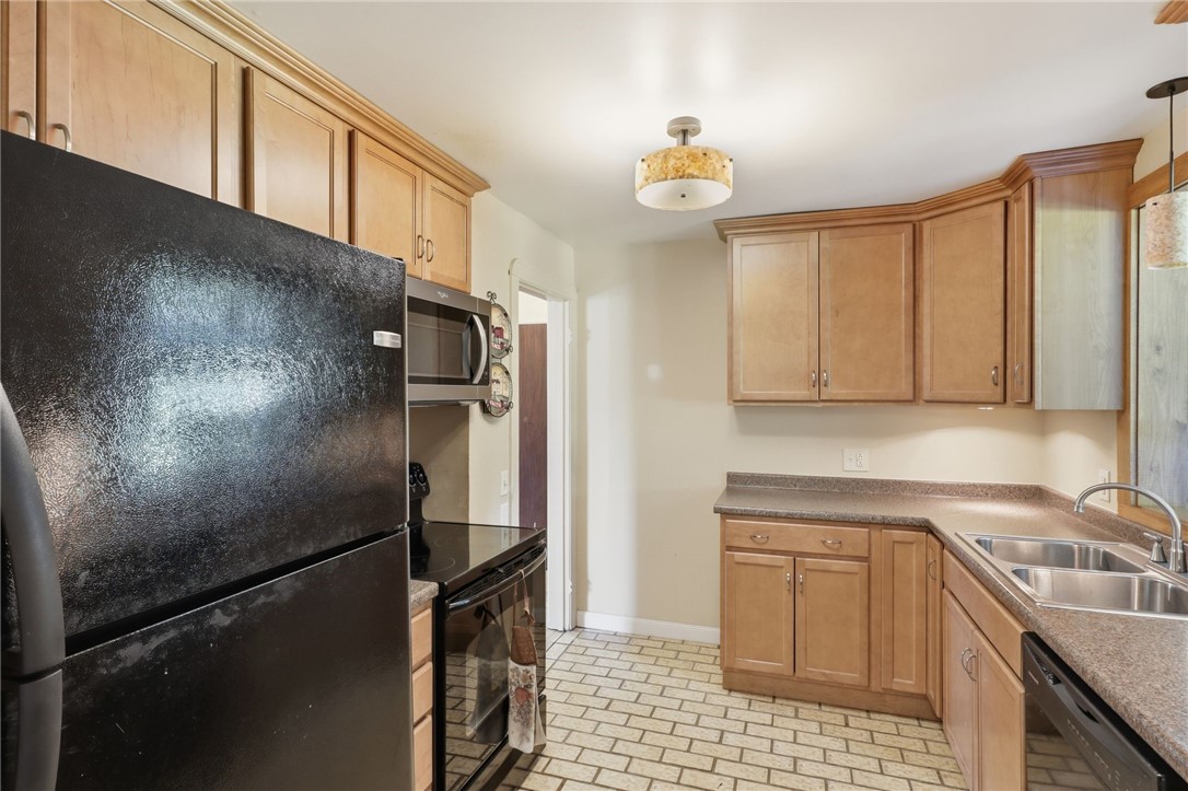 4853 West Ridge Road Parma, NY 14559 - Photo 10 of 39 Kitchen
