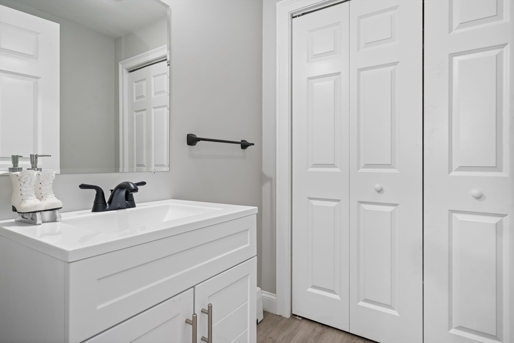 30 Foster Court Gardner, MA 01440 - Photo 24 of 37 a utility room with dryer and washer