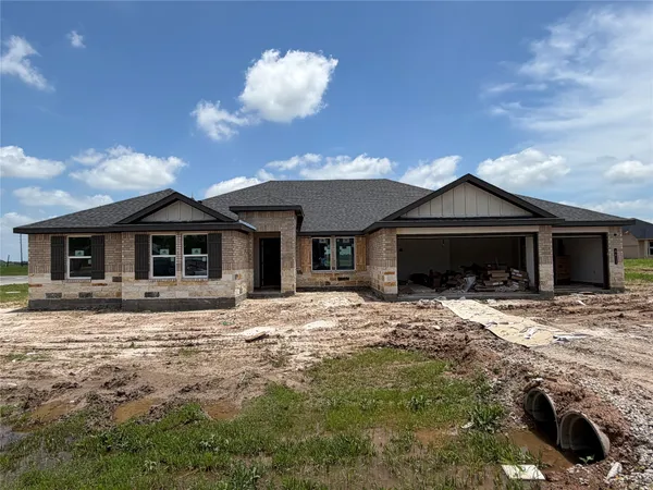 $444,990 | 6611 Kingfisher Lane, Beasley, TX 77417