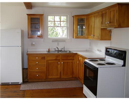 30 Country Club Road Boothbay, ME 04537 - Photo 2 of 10 Kitchen.