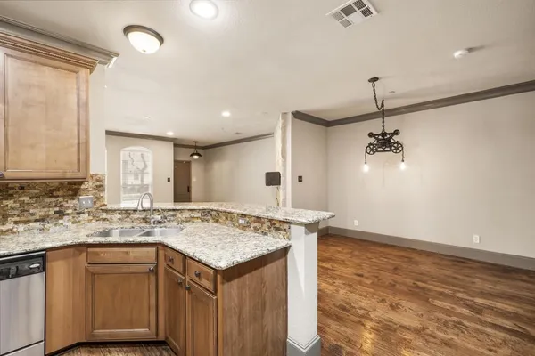 $2,695 | 6836 Livorno Lane, Frisco, TX 75034