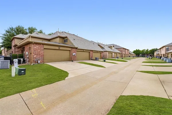 $2,695 | 6836 Livorno Lane, Frisco, TX 75034