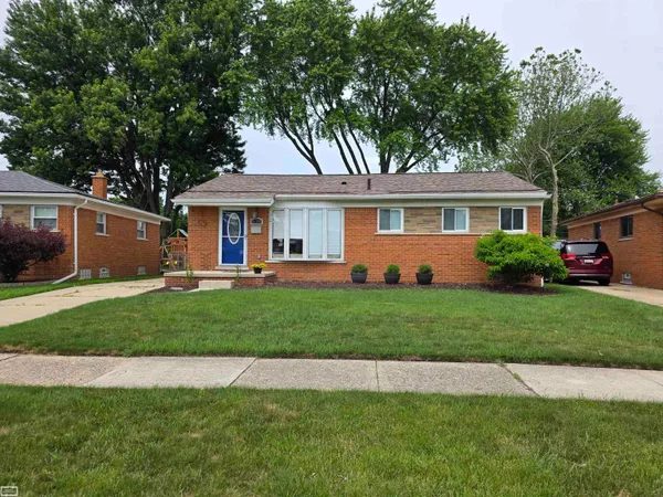 $249,900 | 31375 West Wind Drive, Fraser, MI 48026