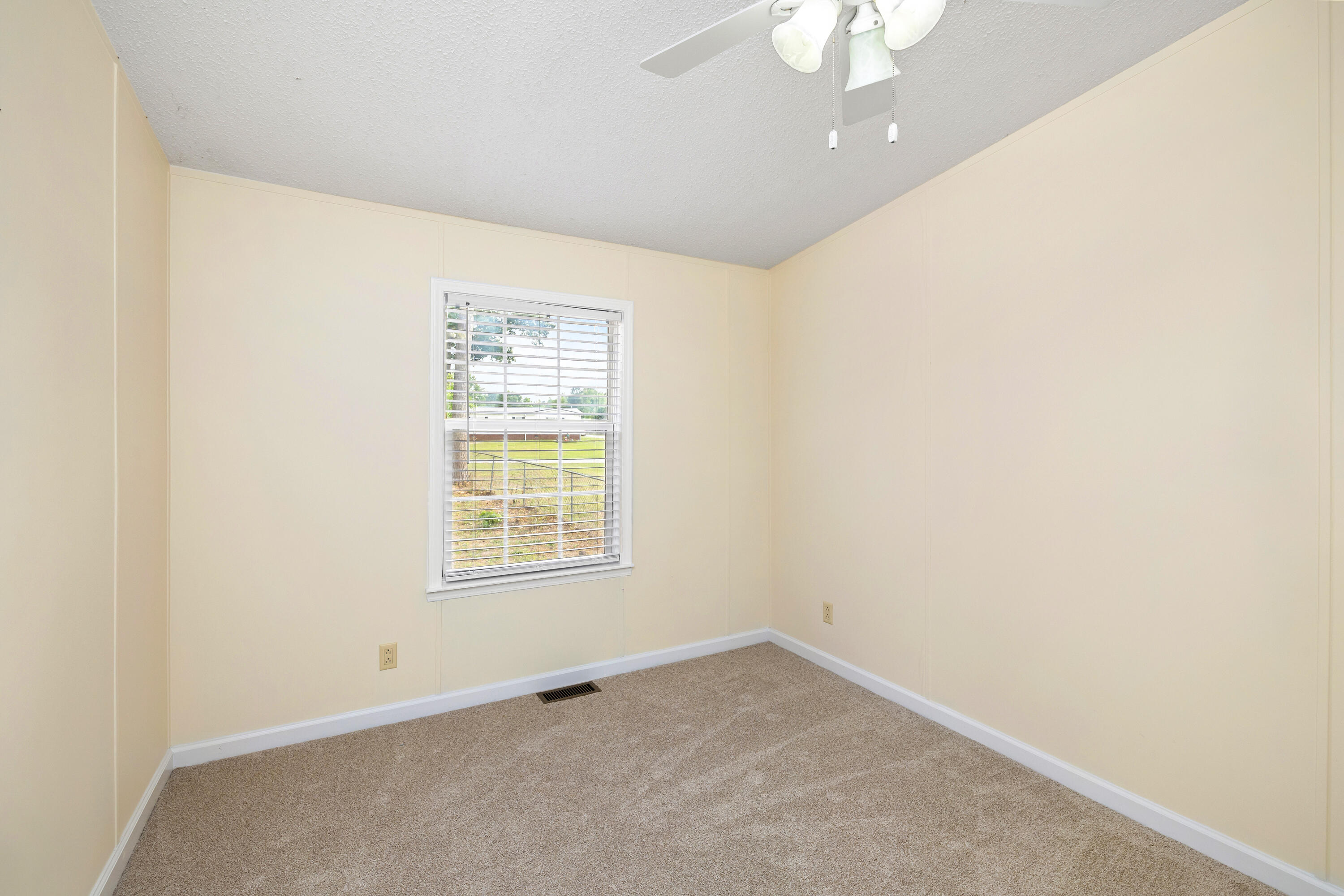 1057 Limerick Lane Manning, SC 29102 - Photo 31 of 38 48