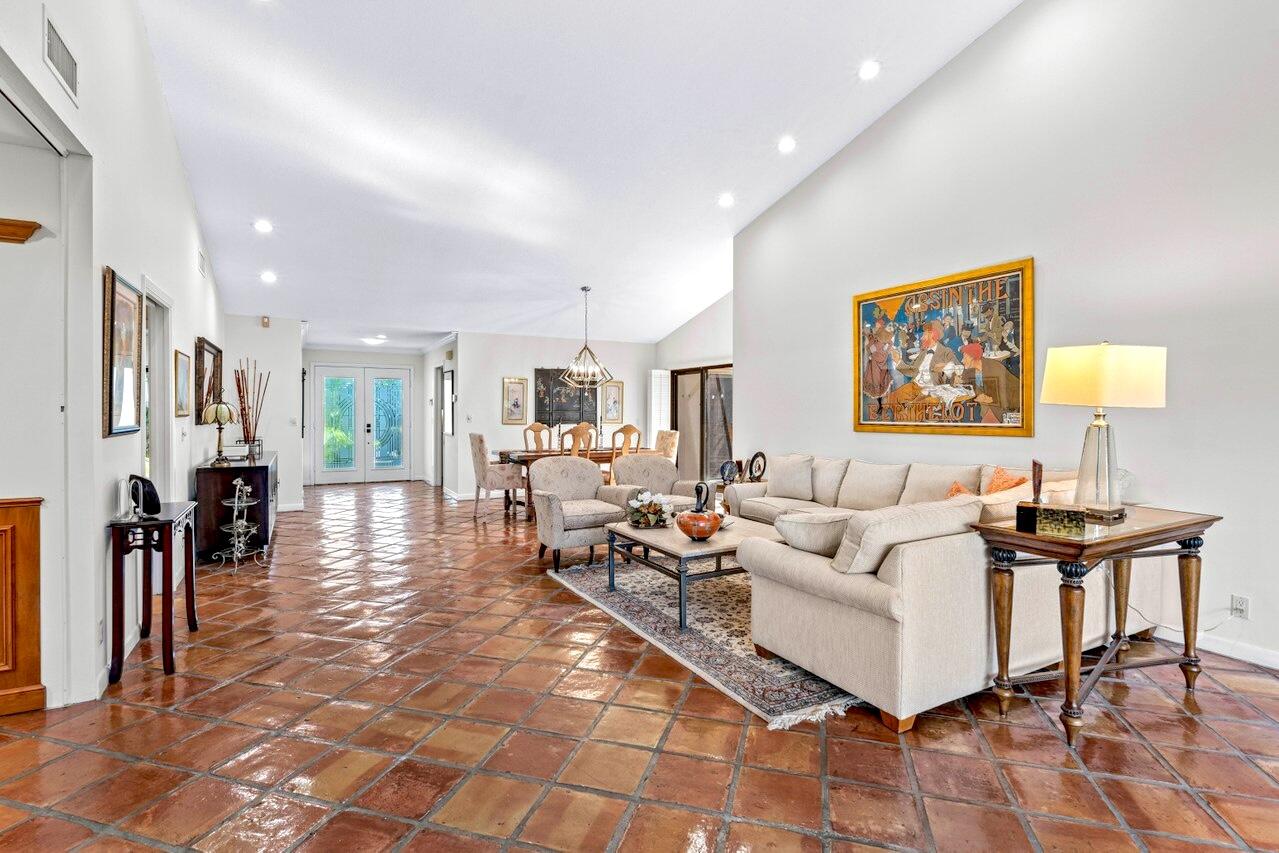 19 Glens Drive West Boynton Beach, FL 33436 - Photo 10 of 69 Living Area