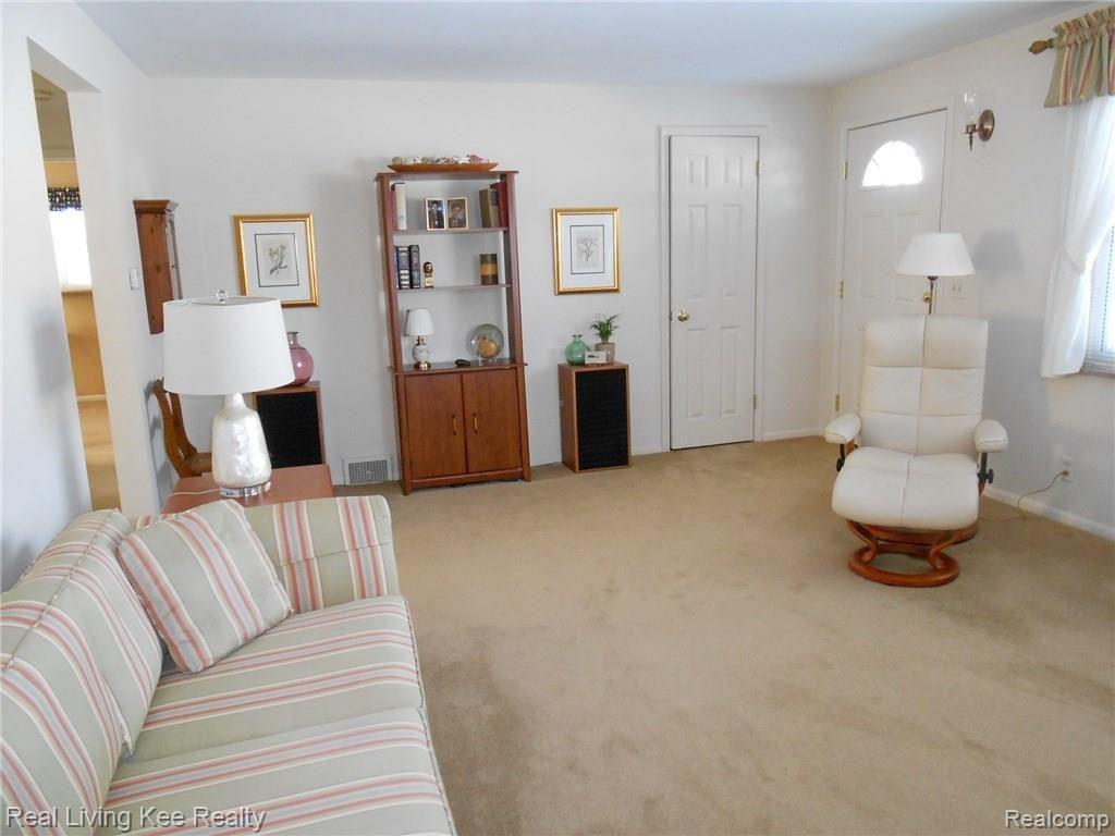 905 1st Street Rochester, MI 48307 - Photo 7 of 27