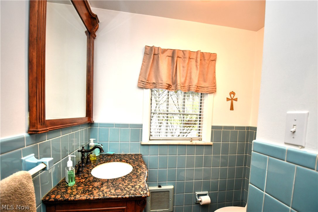 37599 Cedar Road Gates Mills, OH 44040 - Photo 12 of 34 Gallery Image 12