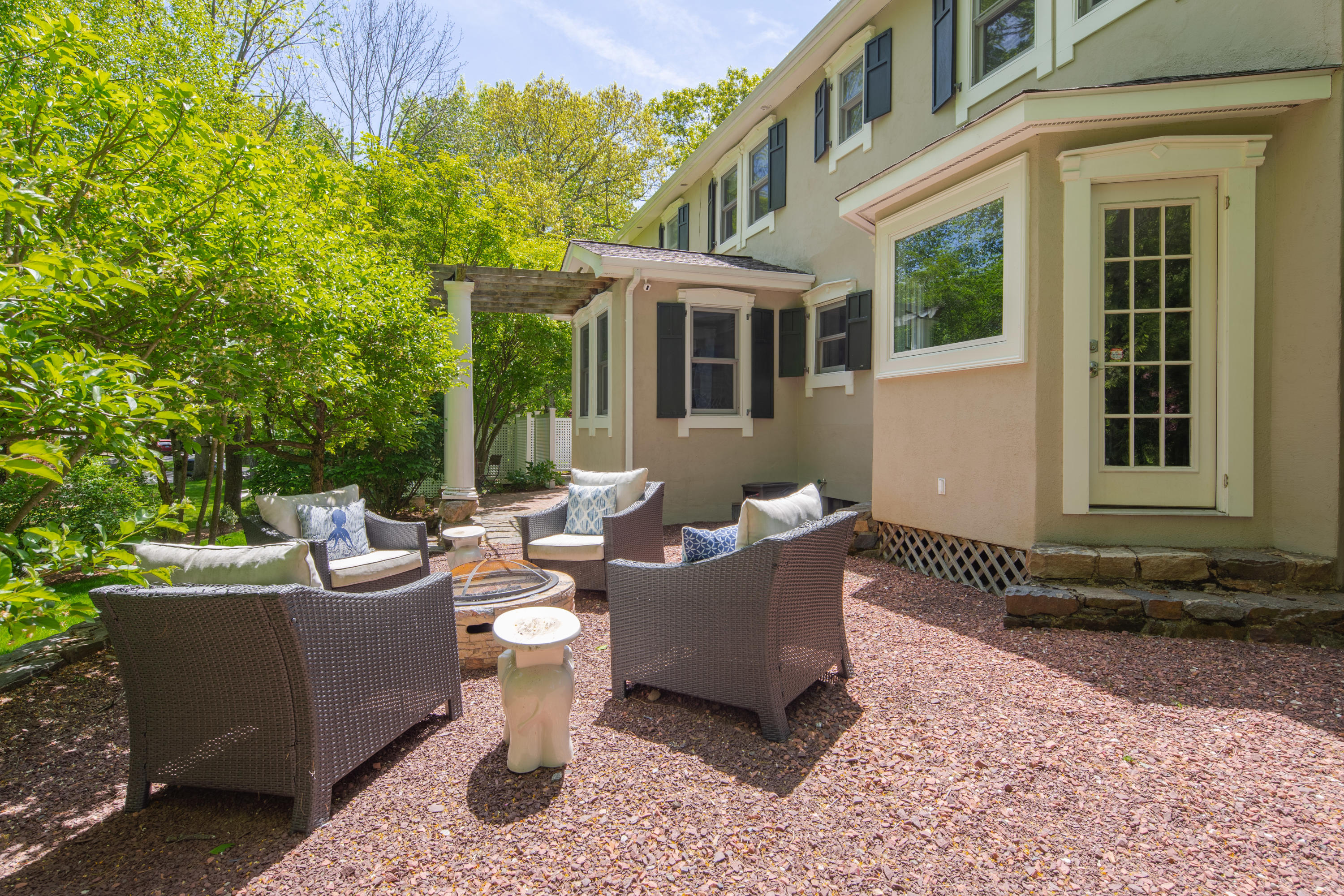 16 Barringer Road Darien, CT 06820 - Photo 5 of 43 a view of a house with backyard and sitting area
