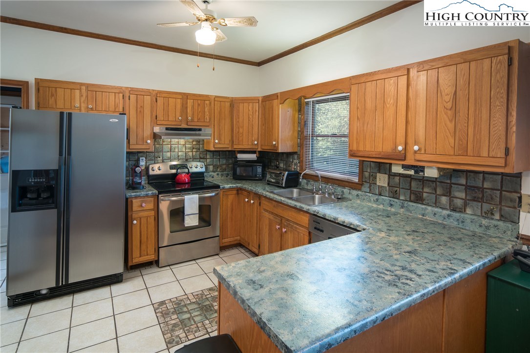 300 Heather Street Boone, NC 28607 - Photo 8 of 25 Gallery Image 8