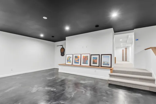 $2,495,000 | 3605 Parkway Street, Deephaven, MN 55391