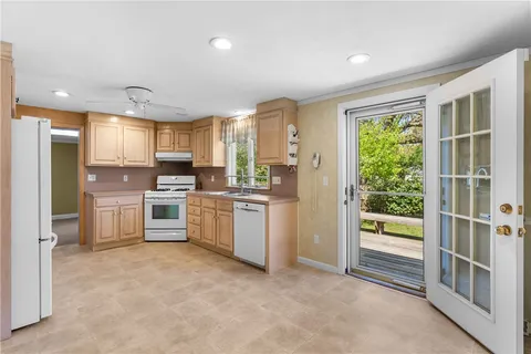 $465,000 | 91 Hilton Road, Warwick, RI 02889