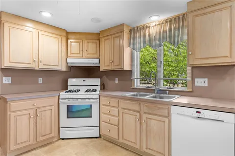 $465,000 | 91 Hilton Road, Warwick, RI 02889