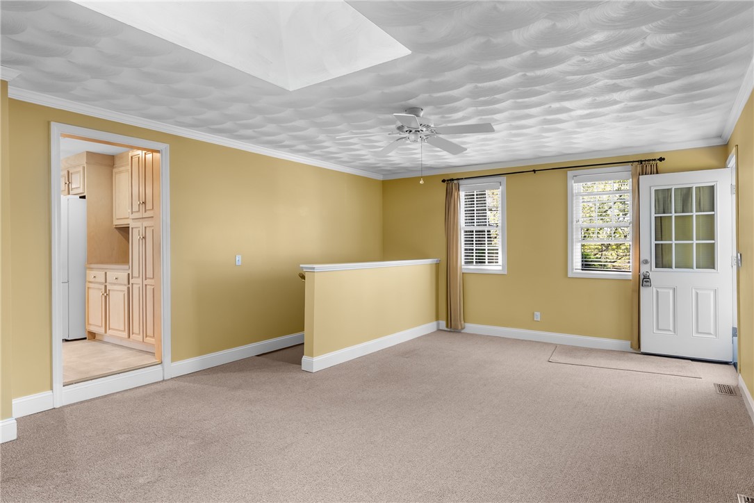 91 Hilton Road Warwick, RI 02889 - Photo 9 of 46