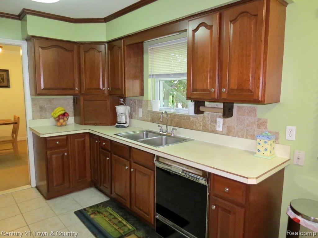 2325 West Avon Road Rochester, MI 48309 - Photo 10 of 34 kituc1.jpg