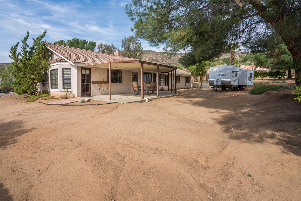 17281 Felipe Road Ramona, CA 92065 - Photo 7 of 25