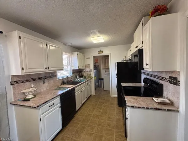 $260,000 | 6912 Harlow Drive, Archdale, NC 27263