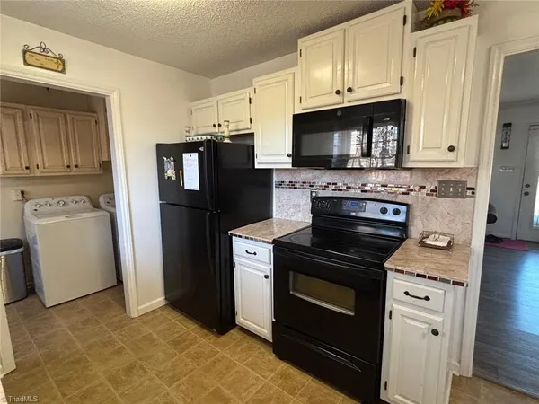 $260,000 | 6912 Harlow Drive, Archdale, NC 27263