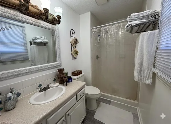 $260,000 | 6912 Harlow Drive, Archdale, NC 27263