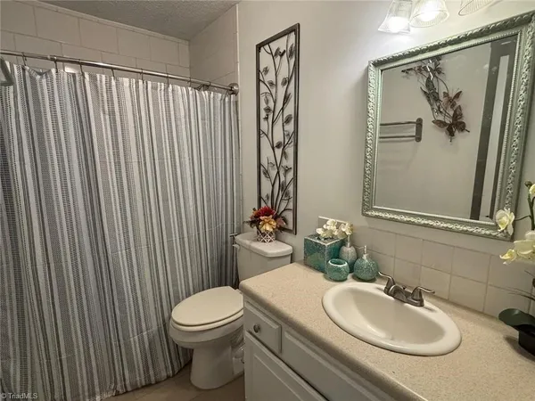 $260,000 | 6912 Harlow Drive, Archdale, NC 27263