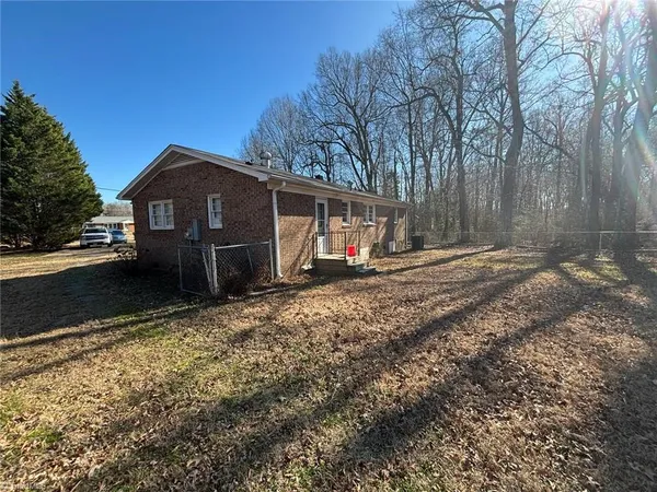 $260,000 | 6912 Harlow Drive, Archdale, NC 27263