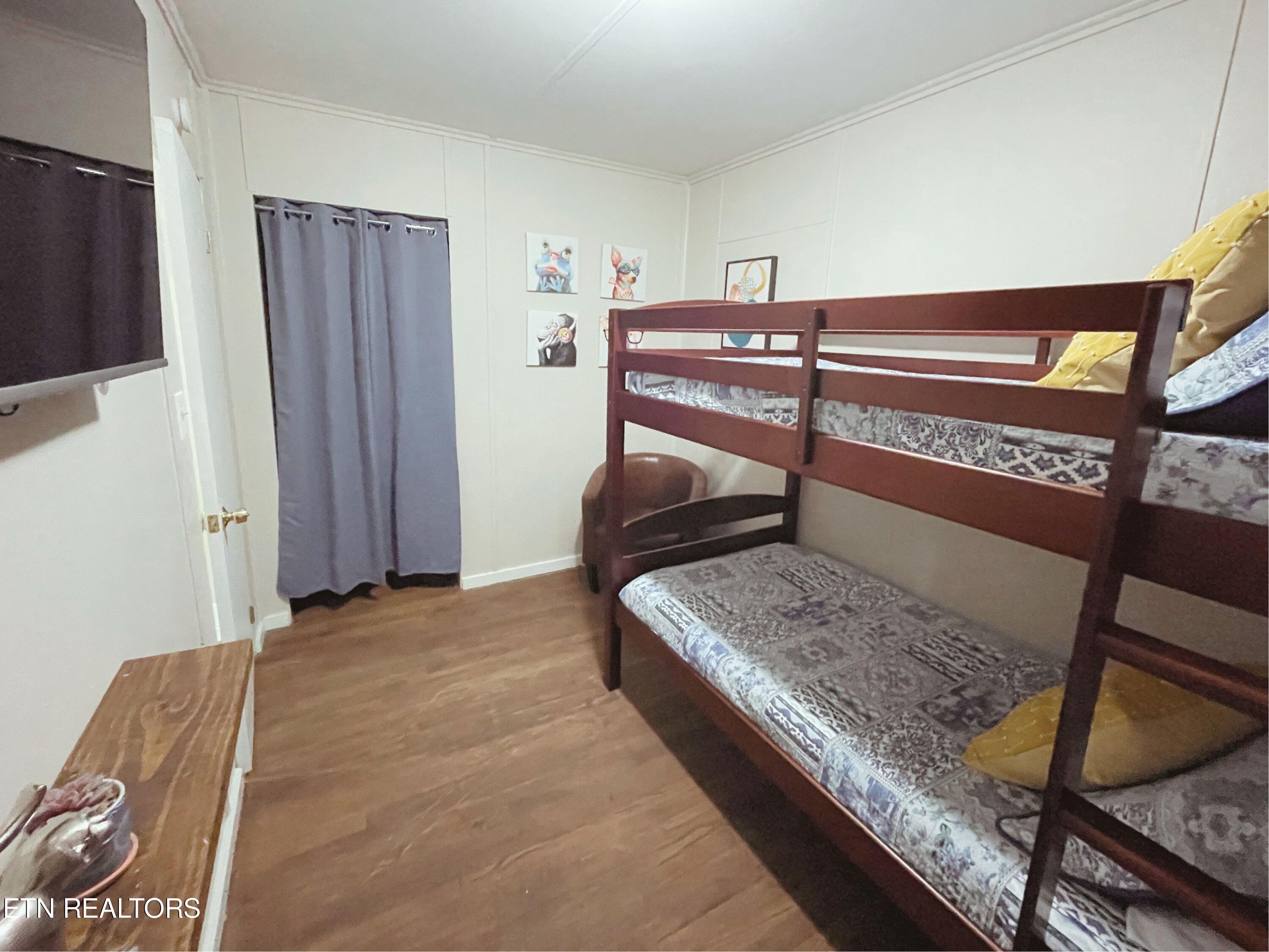 101 Hamilton Circle Oak Ridge, TN 37830 - Photo 25 of 26 Bedroom 2 Side 101