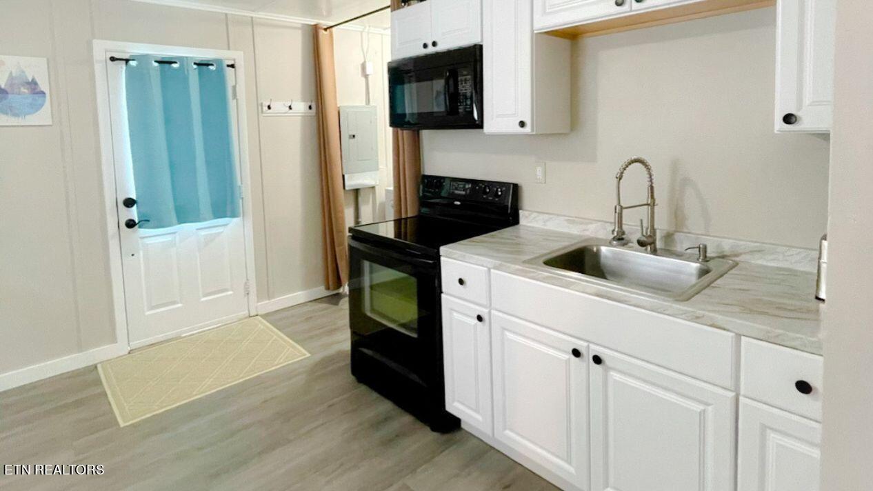 101 Hamilton Circle Oak Ridge, TN 37830 - Photo 6 of 26 Kitchen View 1 103