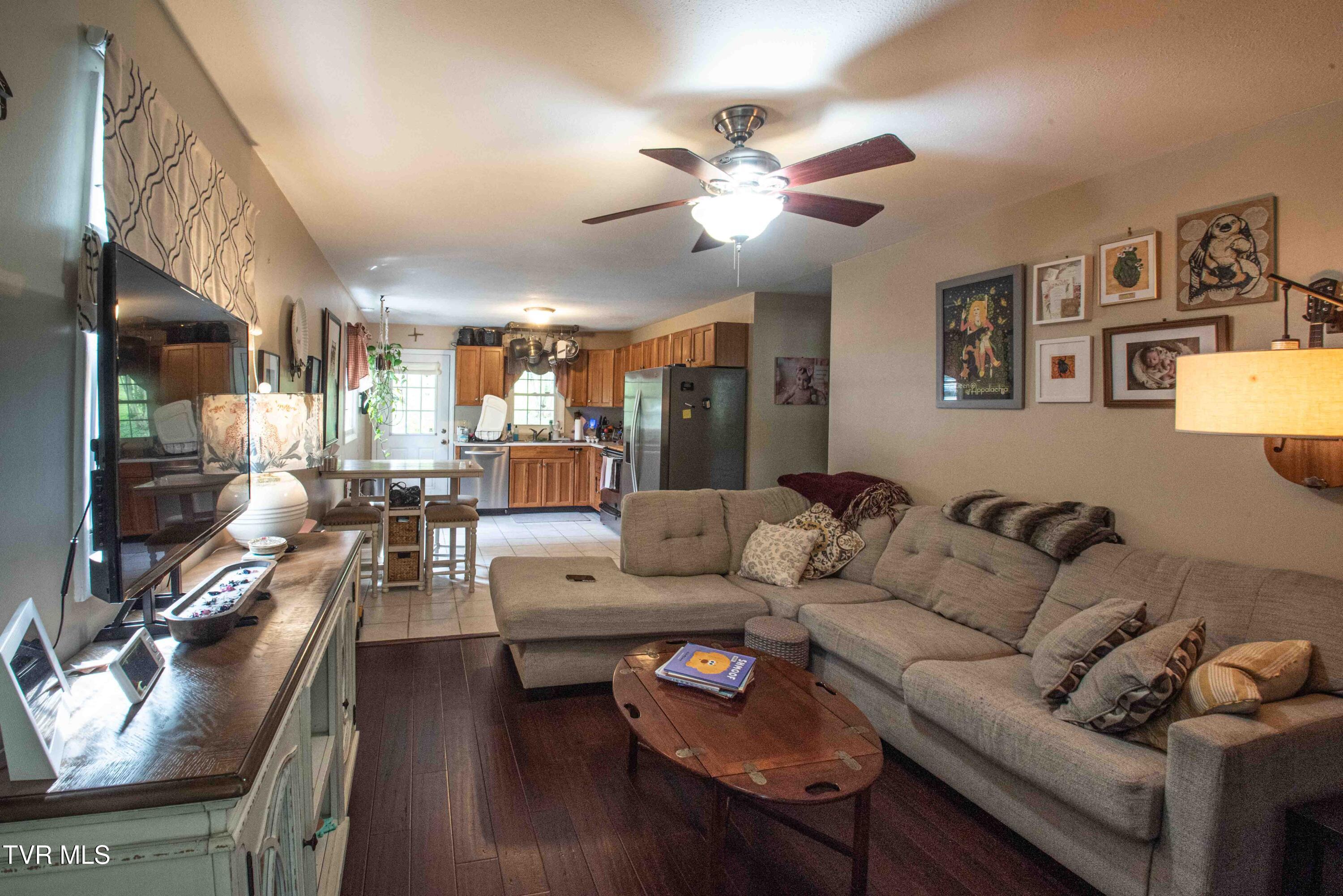 869 Cooks Valley Road Kingsport, TN 37664 - Photo 4 of 36 869 Cooks Valley Rd-14