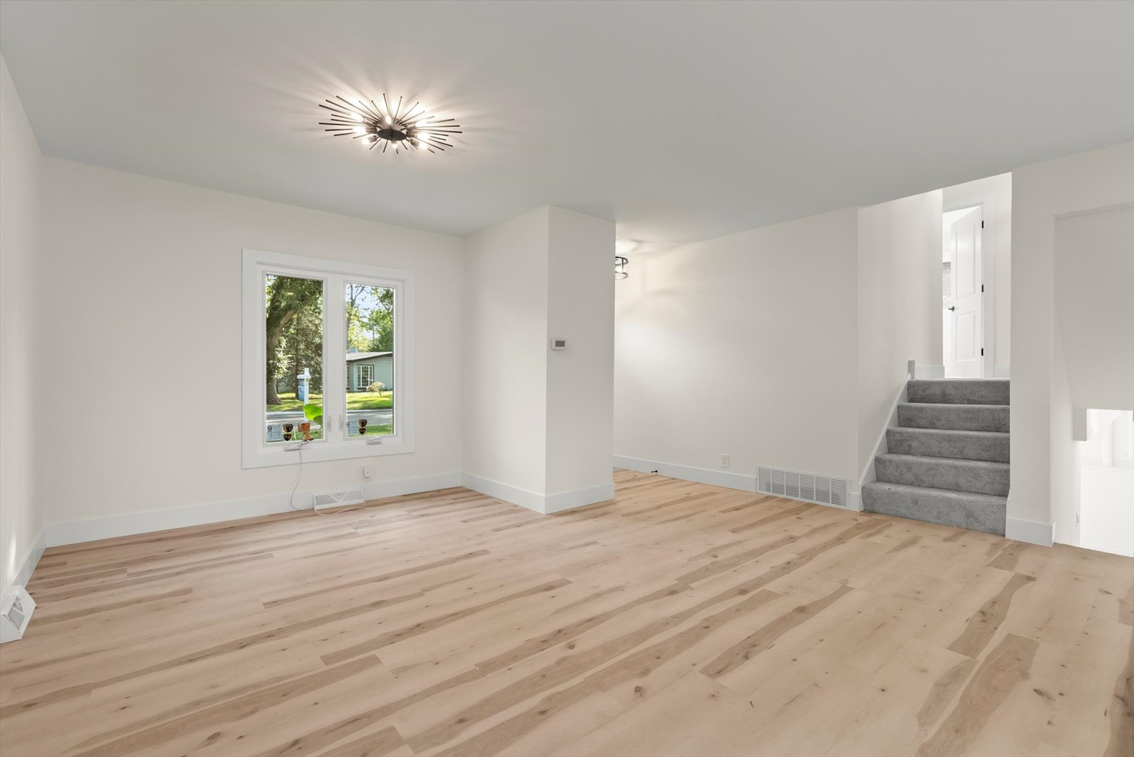 39 Hampton Road Montgomery, IL 60538 - Photo 3 of 16
