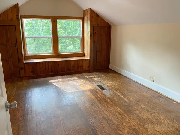$1,750 | 807 Mt Jefferson Road, West Jefferson, NC 28694