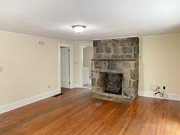 $1,750 | 807 Mt Jefferson Road, West Jefferson, NC 28694