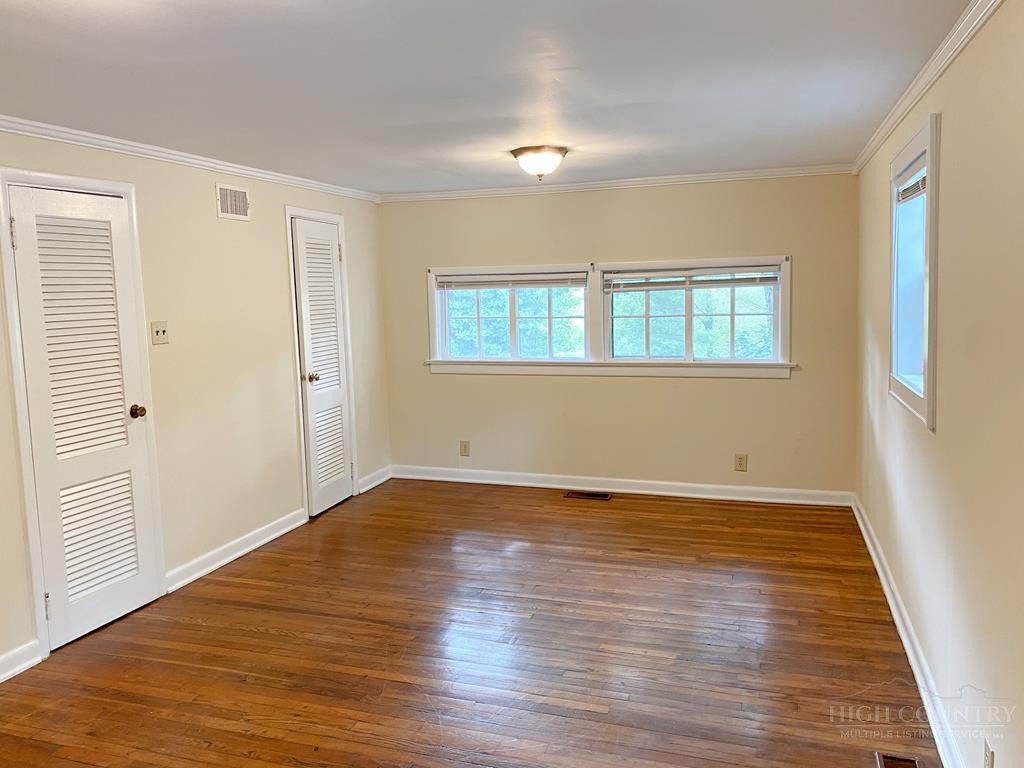 807 Mt Jefferson Road West Jefferson, NC 28694 - Photo 7 of 16