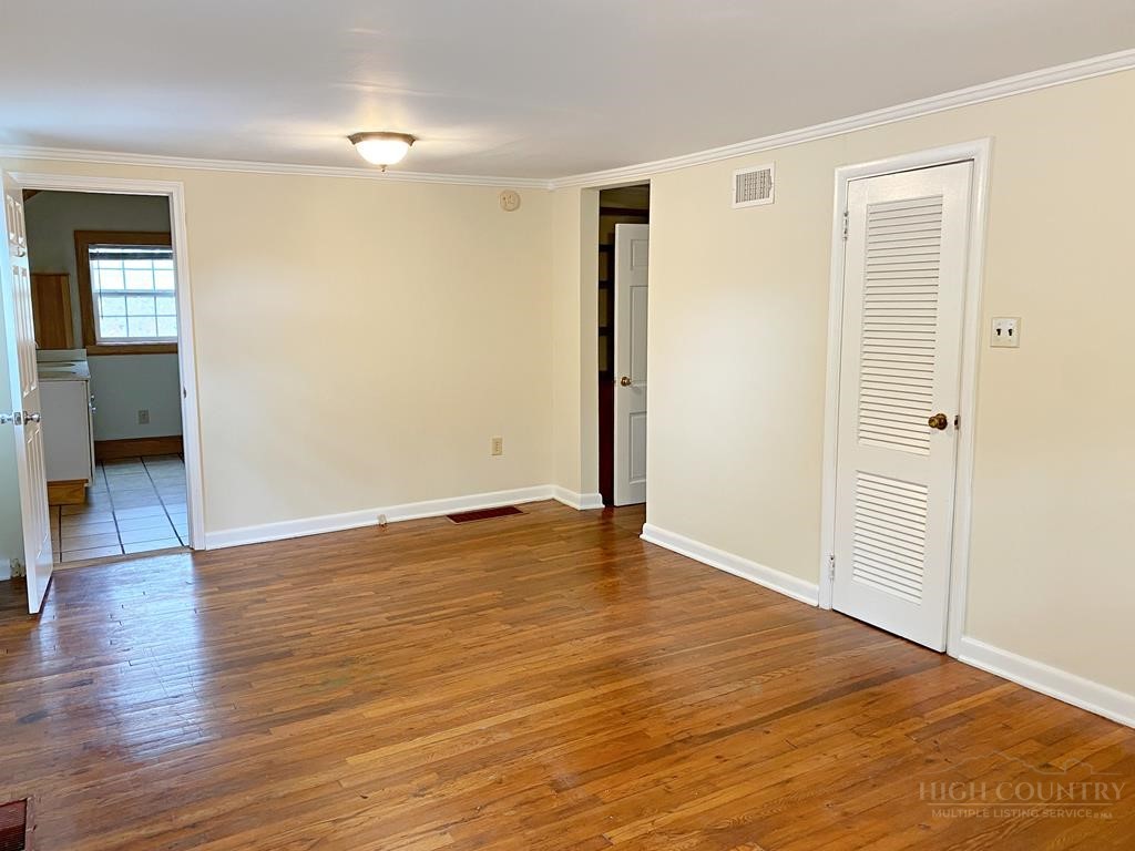 807 Mt Jefferson Road West Jefferson, NC 28694 - Photo 9 of 16