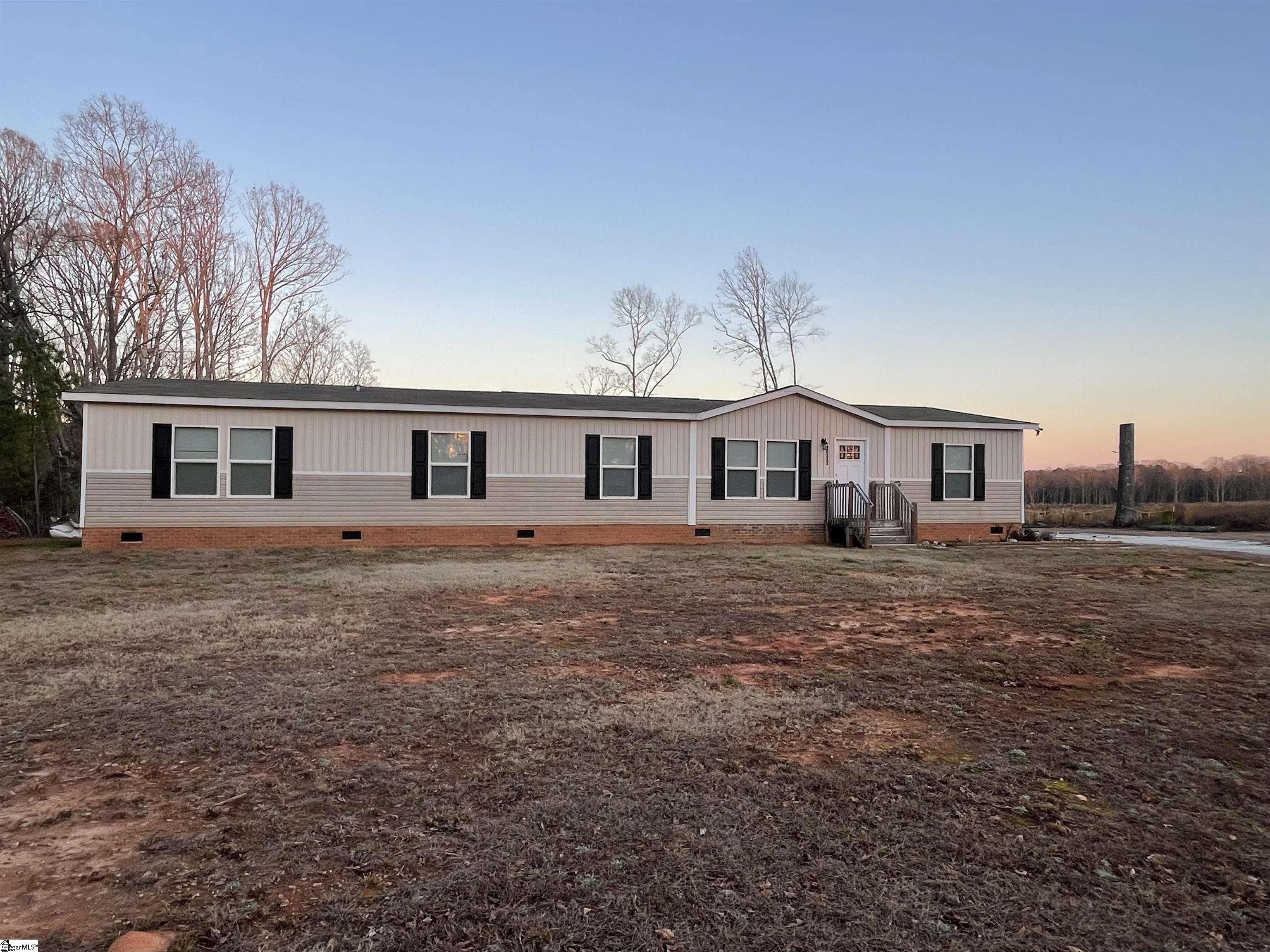 2532 Torrington Road Laurens, SC 29360 - Photo 2 of 28 Gallery Image 2