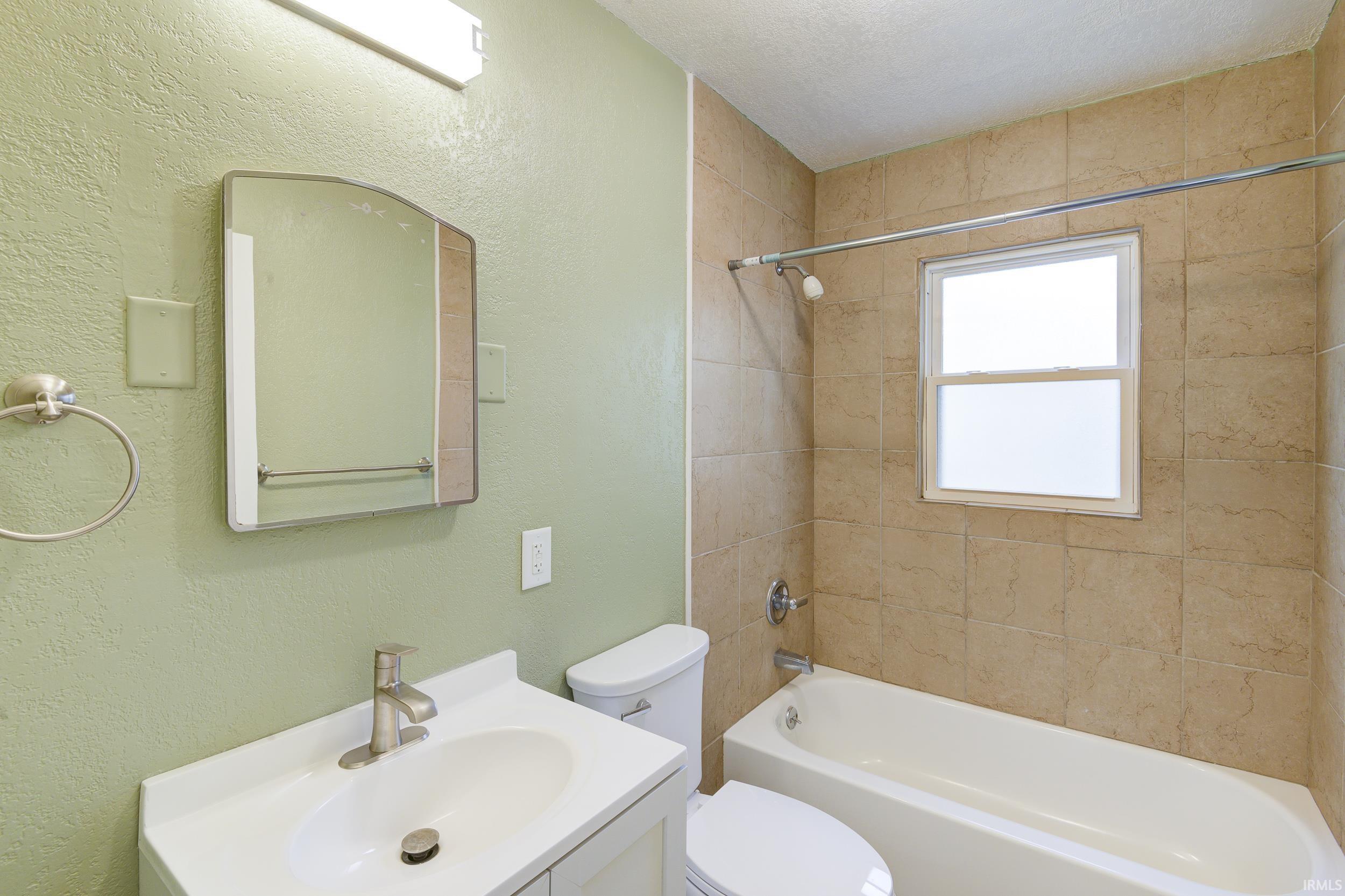 936 Baxter Street Fort Wayne, IN 46806 - Photo 11 of 36 Gallery Image 11