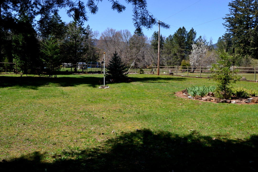 3320 Riverbanks Road Grants Pass, OR 97527 - Photo 26 of 35 DSC_9750