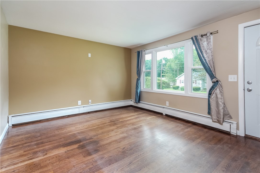 43 Abbotts Crossing Road Coventry, RI 02816 - Photo 6 of 22 Gallery Image 6
