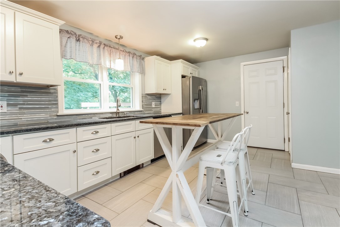 43 Abbotts Crossing Road Coventry, RI 02816 - Photo 9 of 22 Gallery Image 9