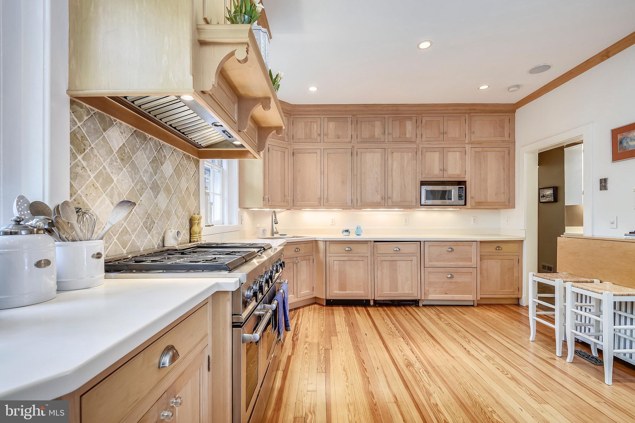 104 Tunbridge Road Baltimore, MD 21212 - Photo 13 of 62 Custom cabinetry & high end appliances