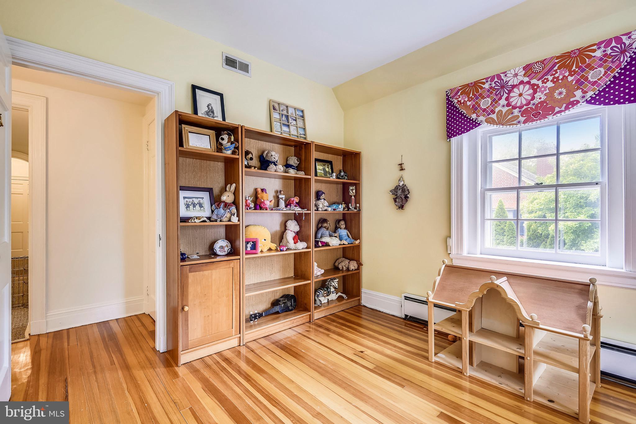 104 Tunbridge Road Baltimore, MD 21212 - Photo 44 of 62 Wood flooring throughout