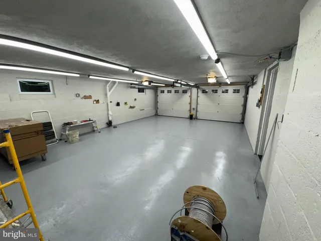 a view of a livingroom with furniture