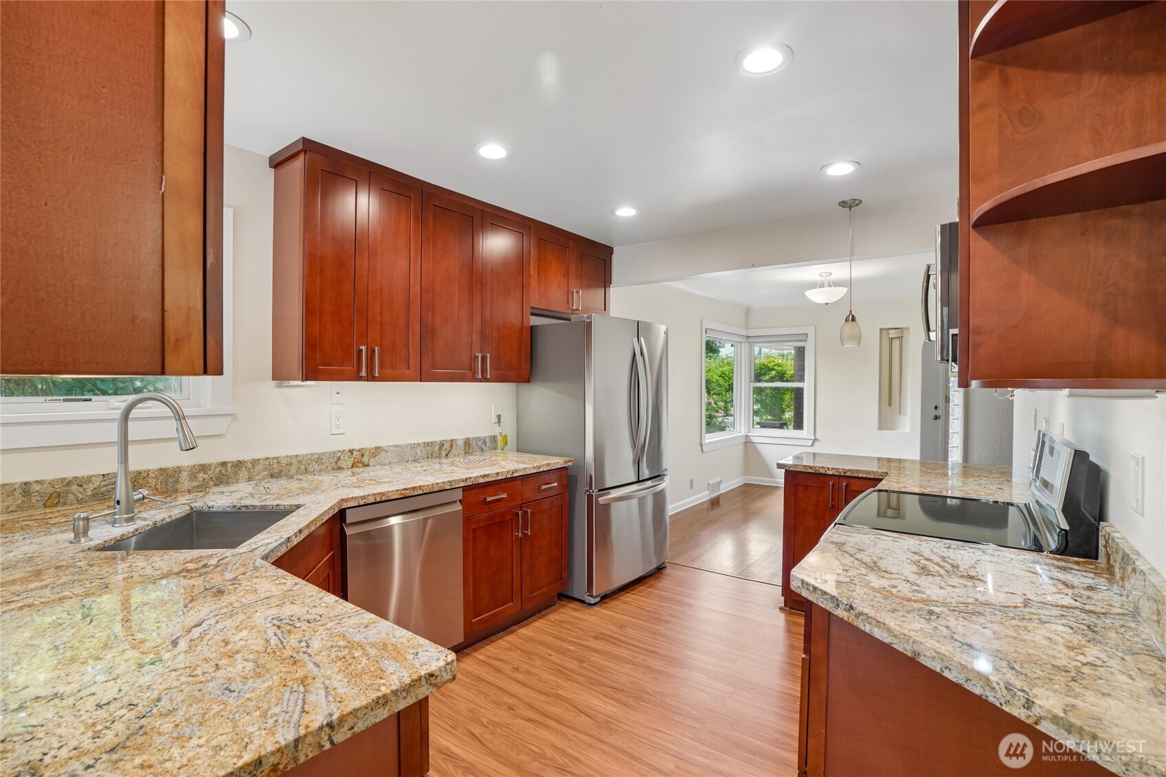 3004 Southwest Barton Street Seattle, WA 98126 - Photo 11 of 40