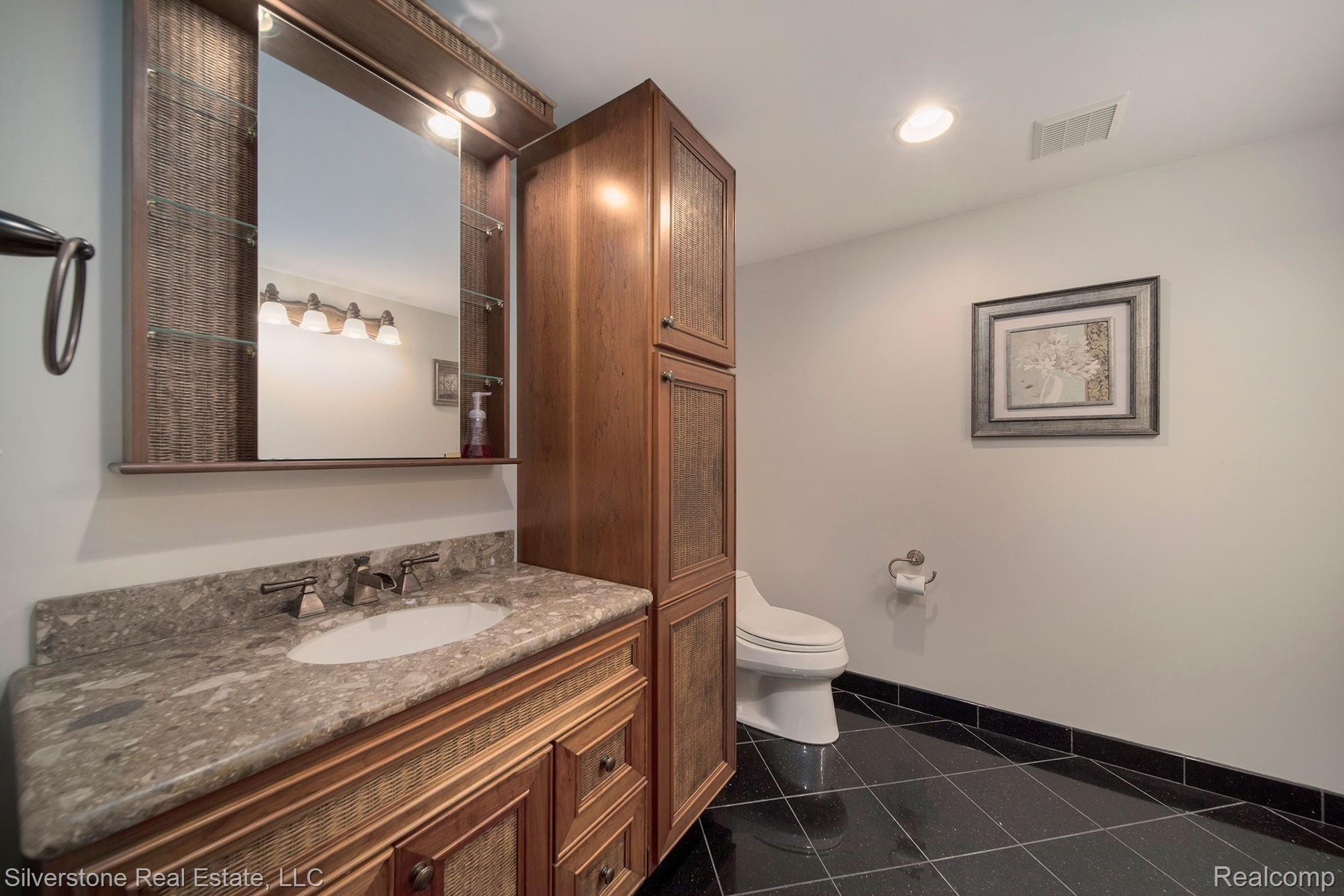 1913 Arthurs Way Rochester, MI 48306 - Photo 48 of 61 1913-Arthurs-Way_96.jpg