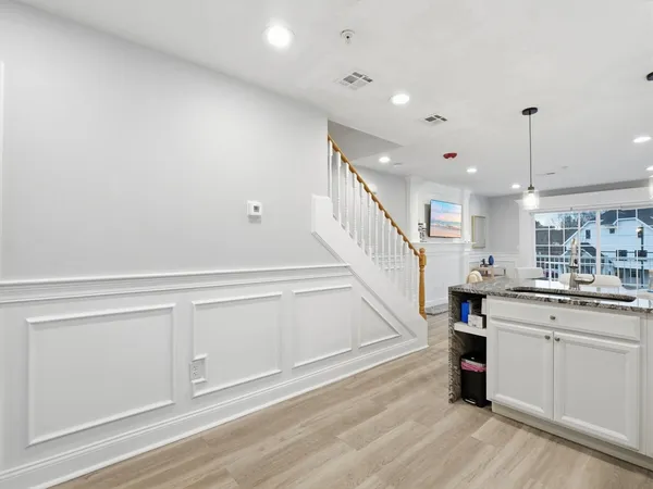 $3,200 | 89 West Main Street, Unit 207, Northborough, MA 01532